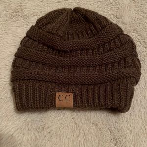 Beanie hat, knitted
